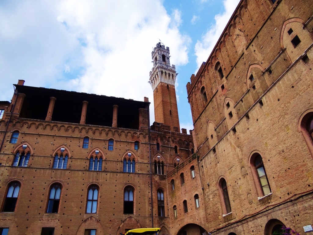 Foto: Piazza Del Mercato - Siena (Tuscany), Italia