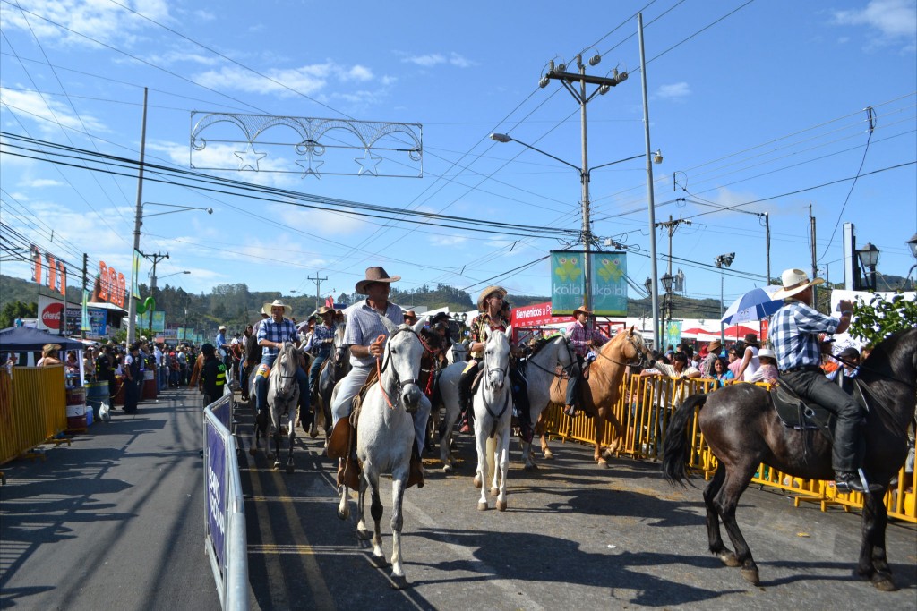 Foto: Tope Palmares 2016-2 - Alajuela, Costa Rica