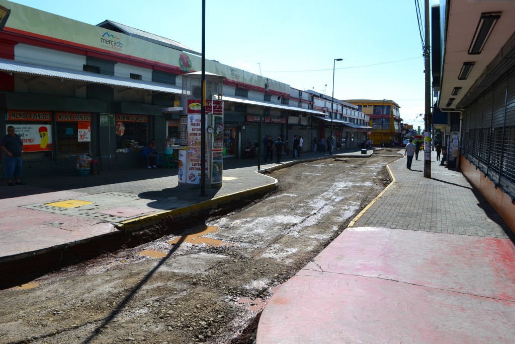Foto: Calle en arreglo, Alajuela centro - Alajuela, Costa Rica
