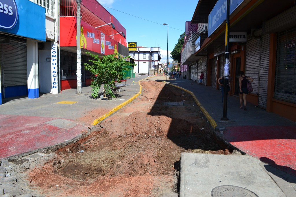 Foto: Calle en arreglo, Alajuela centro - Alajuela, Costa Rica