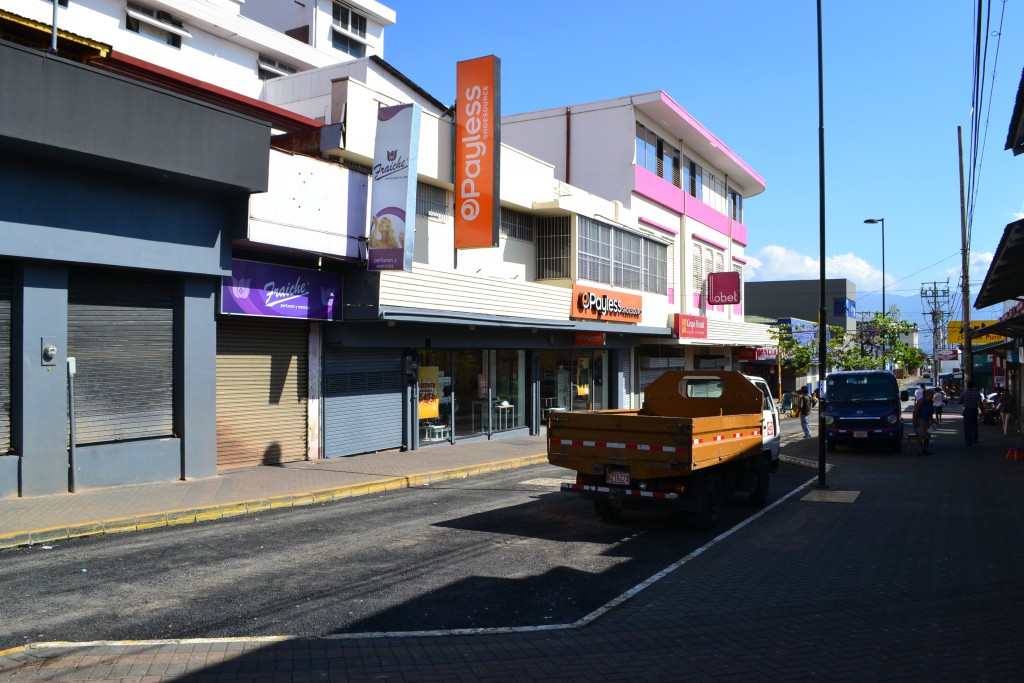 Foto: Calle en arreglo, Alajuela centro - Alajuela, Costa Rica
