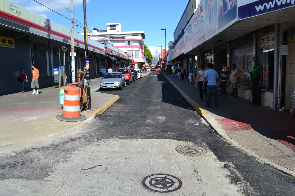 Foto: Calle en arreglo, Alajuela centro - Alajuela, Costa Rica