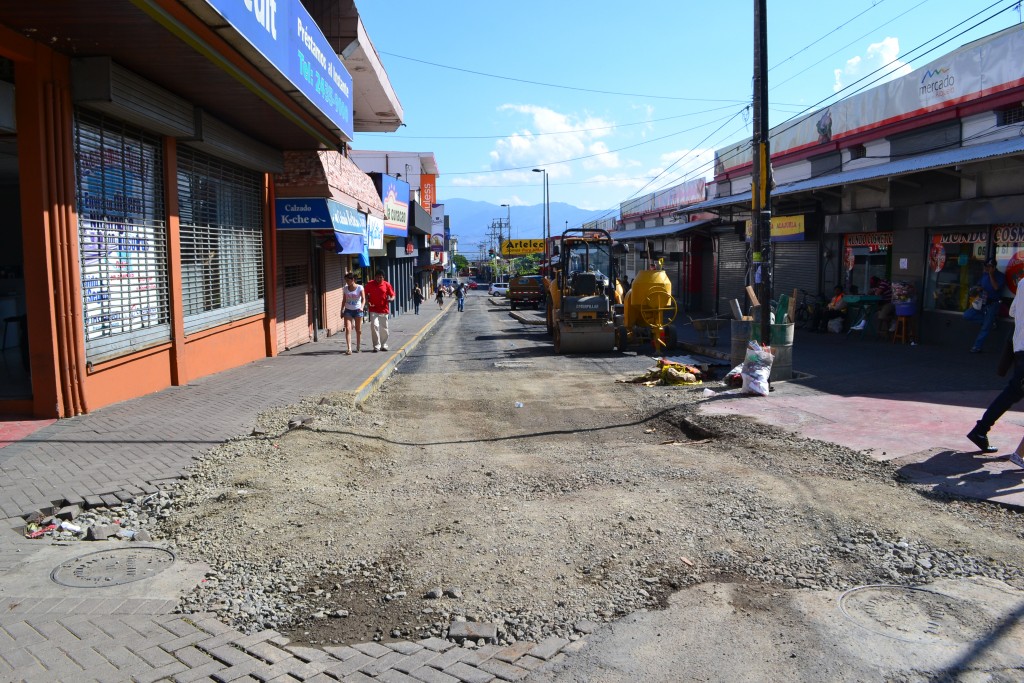 Foto: Calle en arreglo, Alajuela centro - Alajuela, Costa Rica