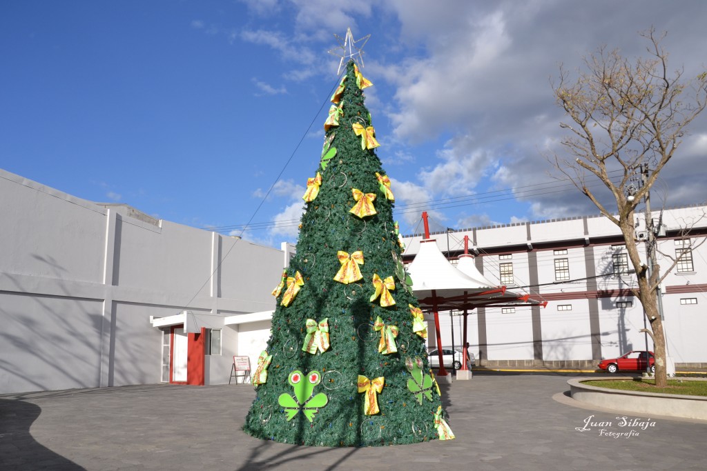 Foto: Plazoleta y  Museo Historico cultural  Juan Santanaria - Alajuela, Costa Rica