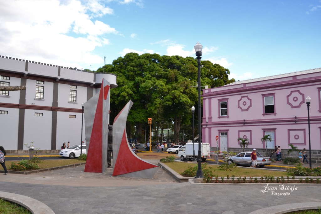 Foto: Plazoleta - Alajuela, Costa Rica