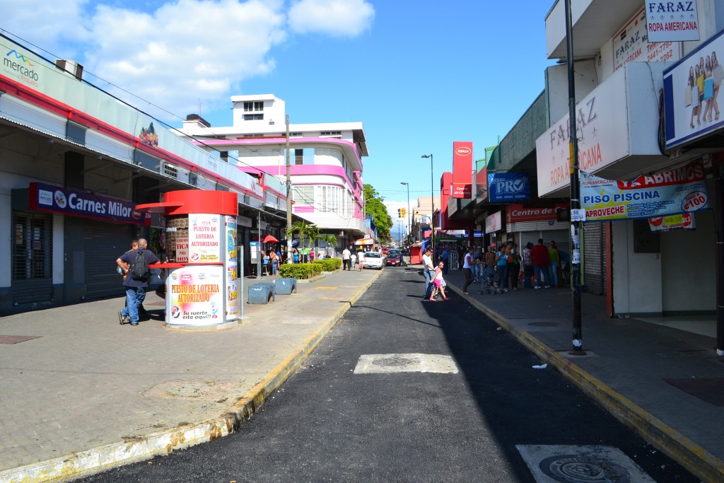 Foto: Calle en arreglo, Alajuela centro - Alajuela, Costa Rica
