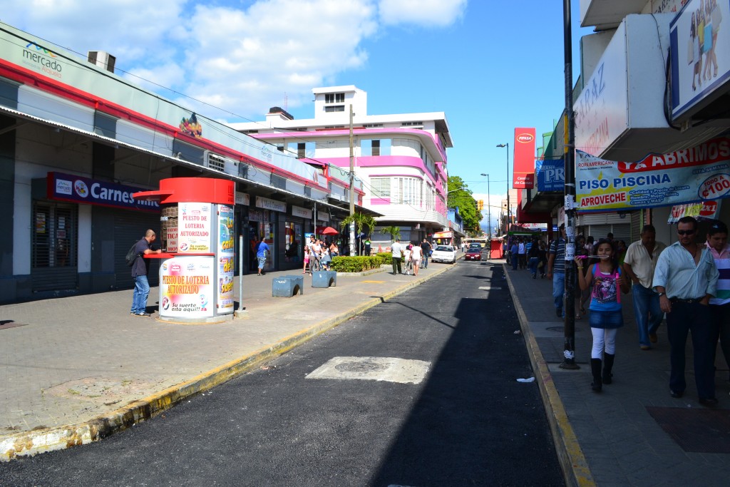 Foto: Calle en arreglo, Alajuela centro - Alajuela, Costa Rica
