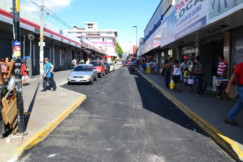 Foto: Calle en arreglo, Alajuela centro - Alajuela, Costa Rica