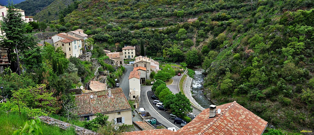 Foto de Lastours, Francia