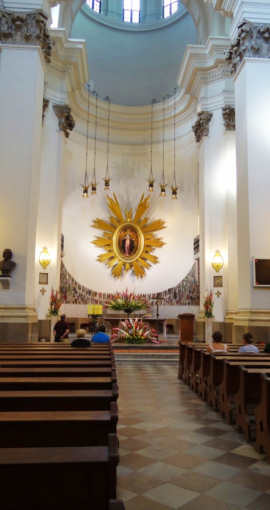 Foto: Sanktuarium Matki Bożej Łaskawej - Warszawa (Masovian Voivodeship), Polonia