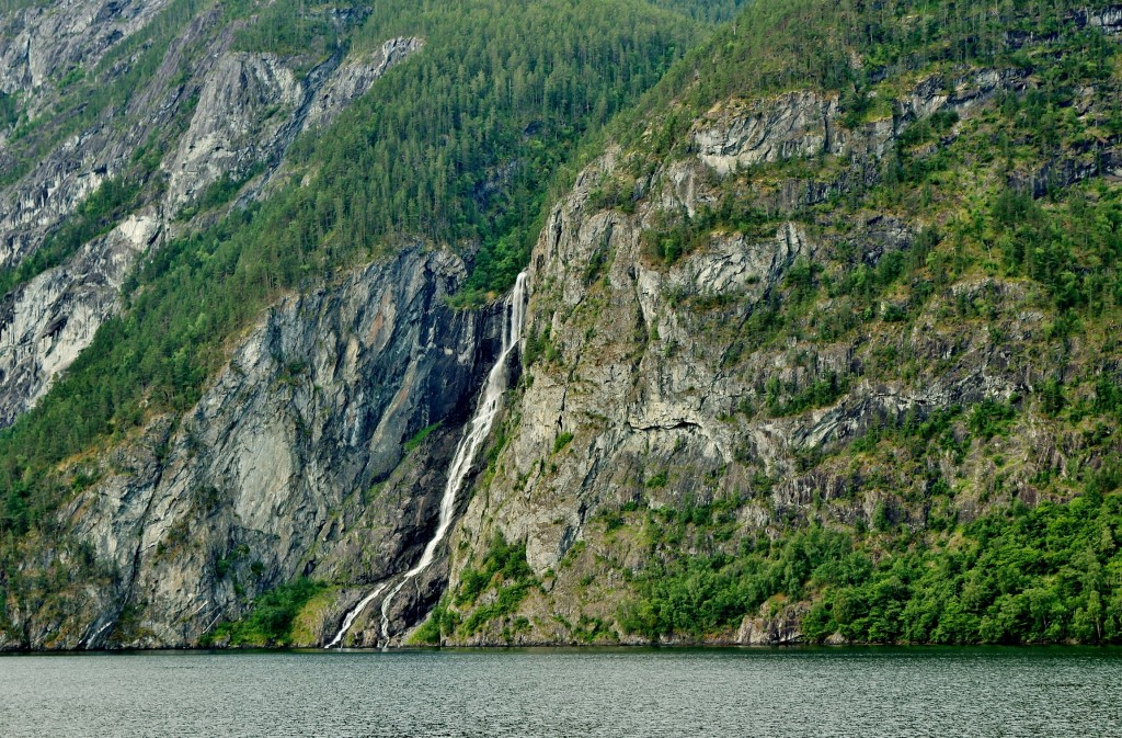 Foto: Navegando - Flam (Sogn og Fjordane), Noruega