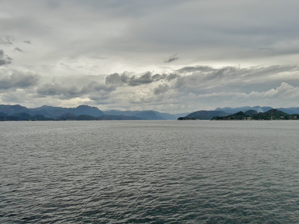 Foto: Navegando por el fiordo - Stavanger (Rogaland), Noruega