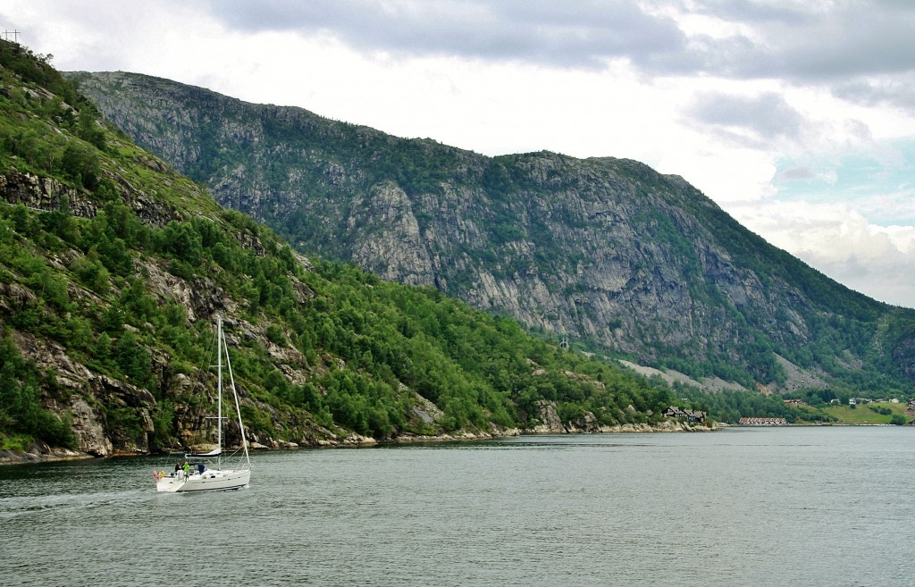 Foto: Navegando por el fiordo - Stavanger (Rogaland), Noruega