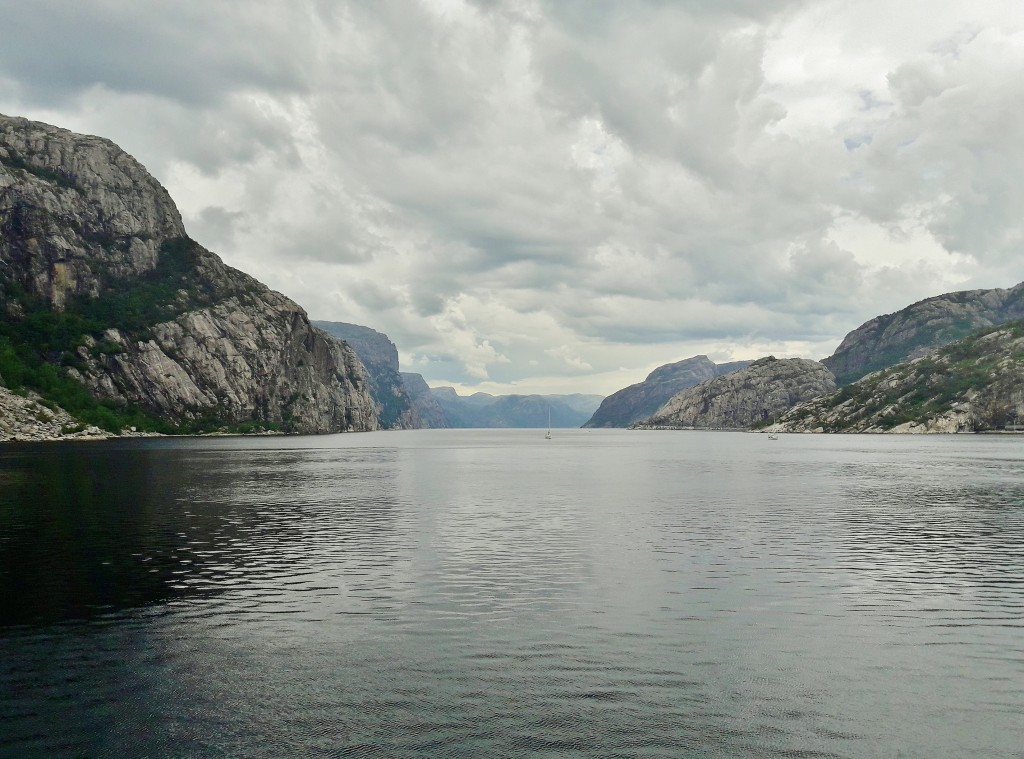 Foto: Navegando por el fiordo - Stavanger (Rogaland), Noruega