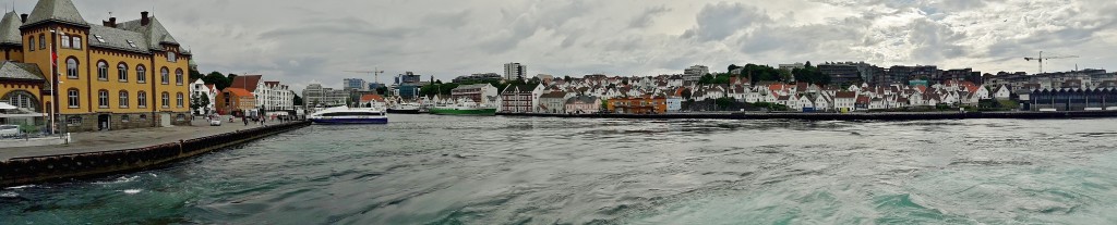 Foto: Navegando por el fiordo - Stavanger (Rogaland), Noruega