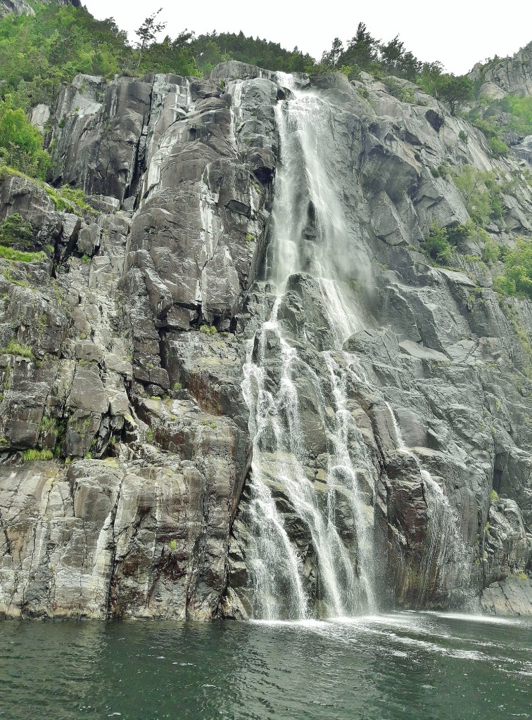 Foto: Navegando por el fiordo - Stavanger (Rogaland), Noruega