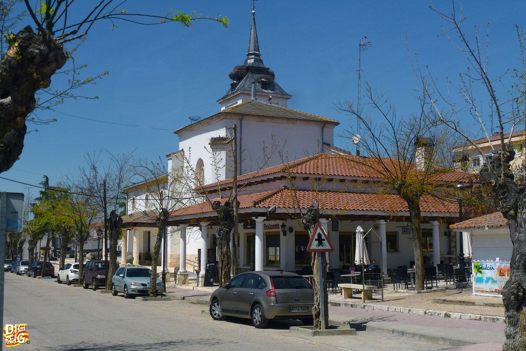 Foto: Iglesia desde la Calle Grande - Titulcia (Madrid), España