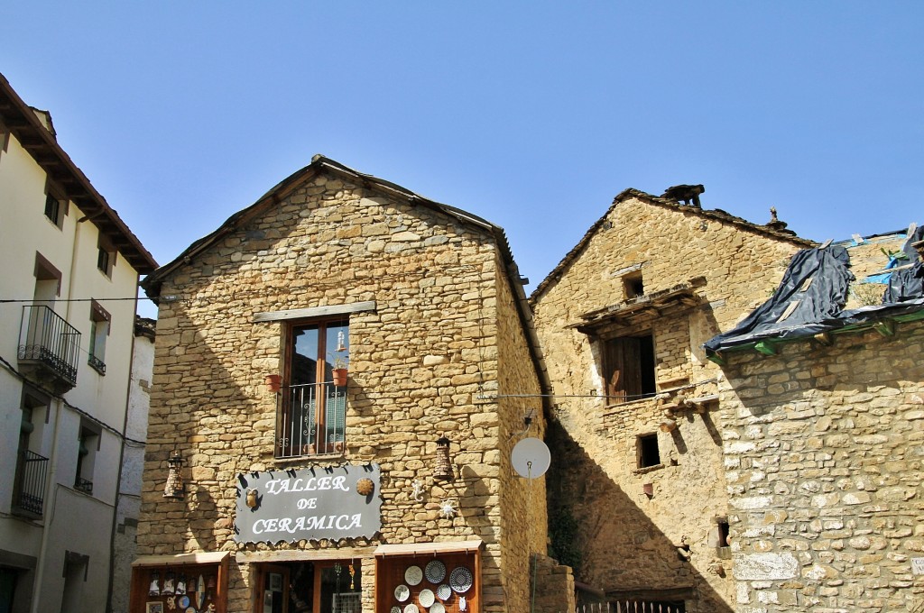 Foto: Vista del pueblo - San Juan de Serós (Huesca), España
