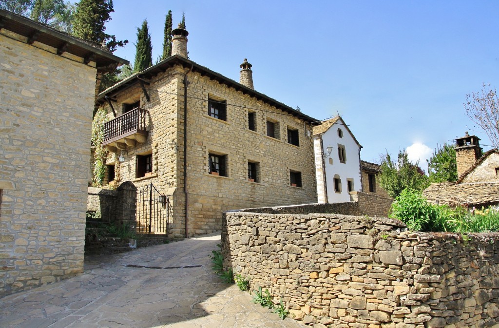 Foto: Vista del pueblo - San Juan de Serós (Huesca), España