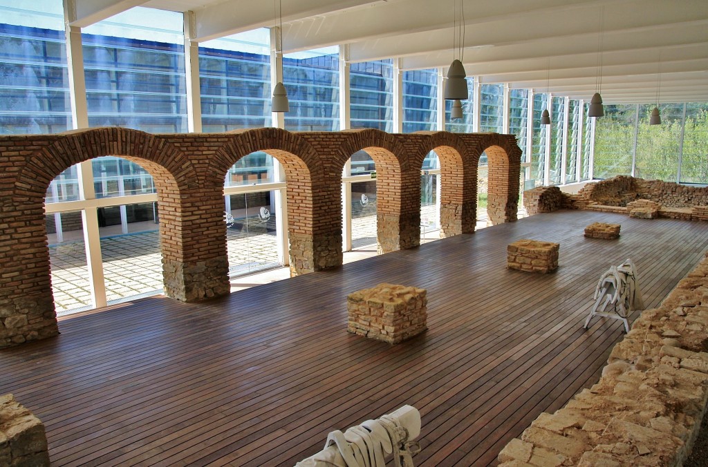 Foto: Monasterio nuevo de San Juan de la Peña - Botaya (Huesca), España