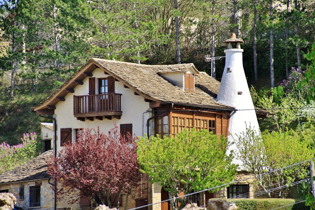Foto: Vista del pueblo - San Juan de Serós (Huesca), España