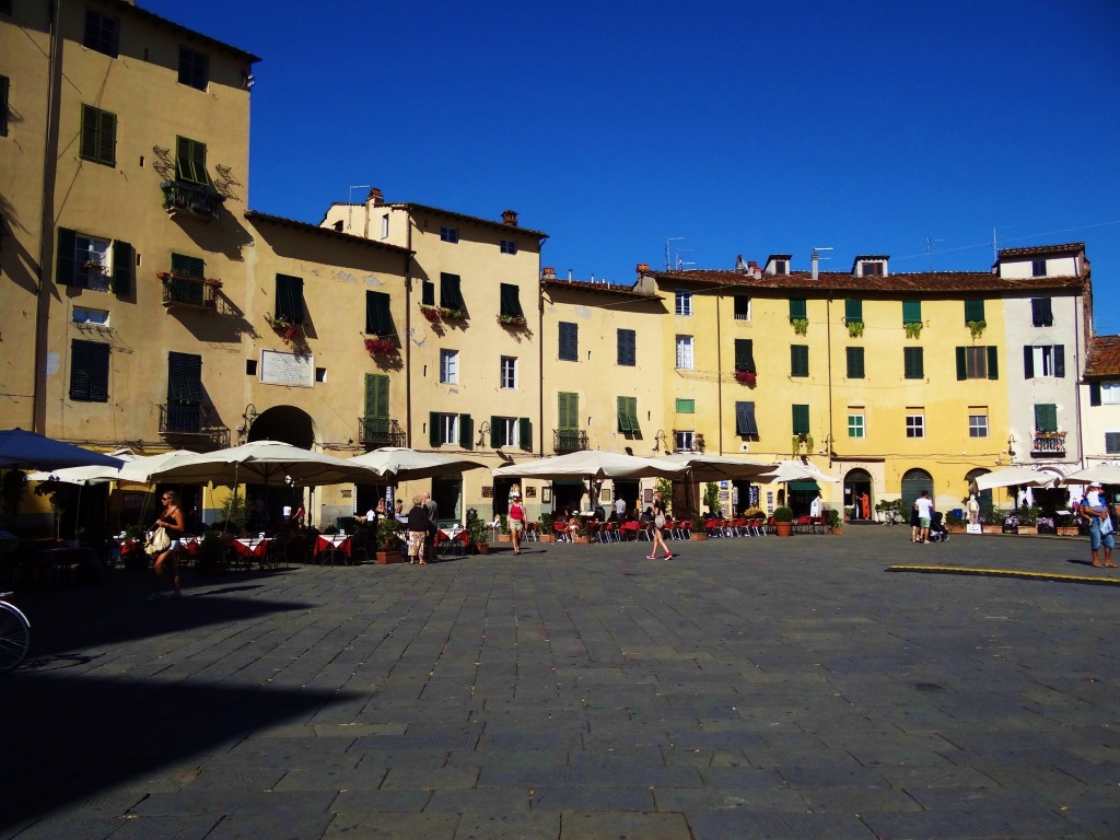 Foto: Piazza dell'Anfiteatro - Lucca (Tuscany), Italia