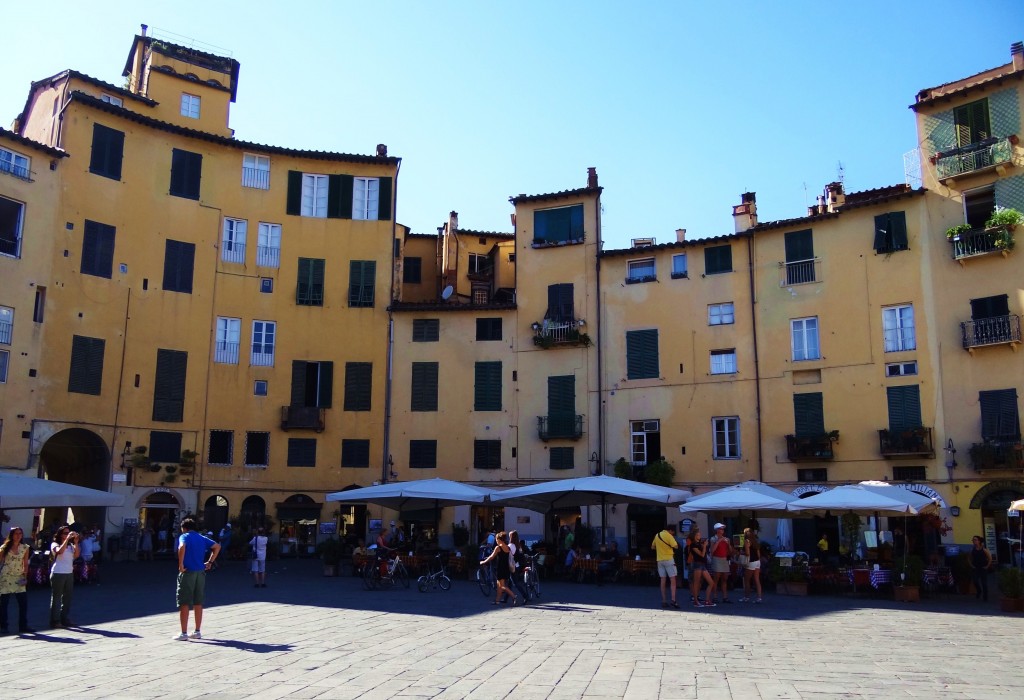 Foto: Piazza dell'Anfiteatro - Lucca (Tuscany), Italia