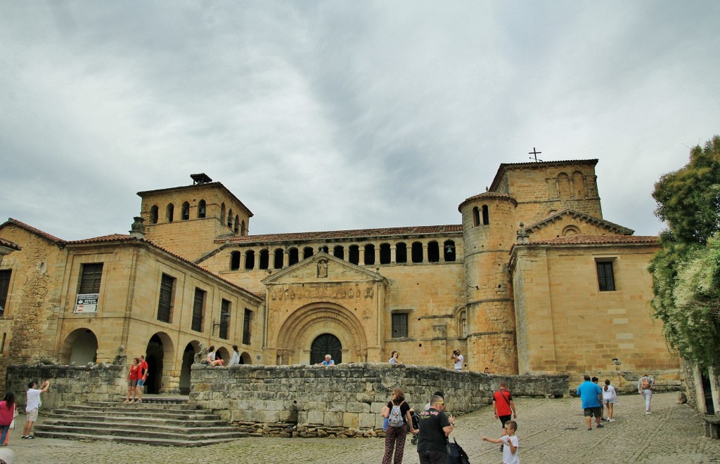 Foto: Colegiata - Santillana del Mar (Cantabria), España