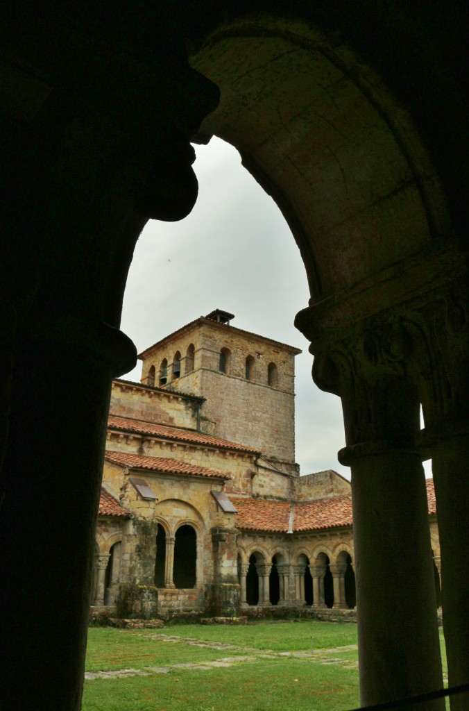 Foto: Colegiata - Santillana del Mar (Cantabria), España