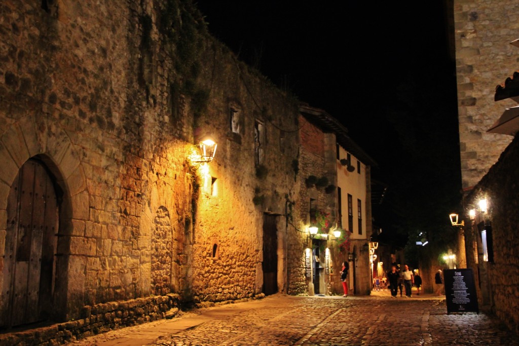 Foto: Centro histórico - Santillana del Mar (Cantabria), España
