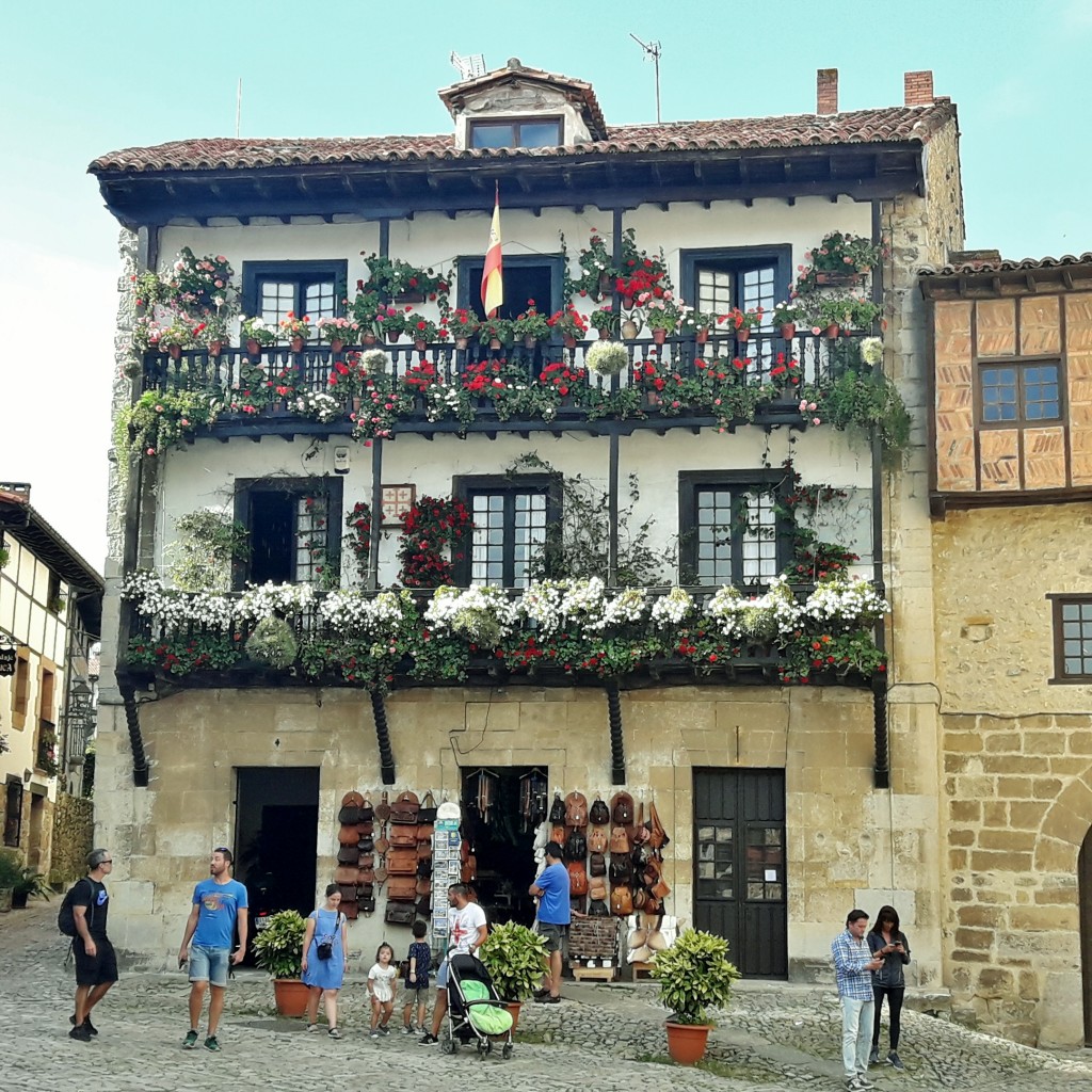 Foto: Centro histórico - Santillana del Mar (Cantabria), España