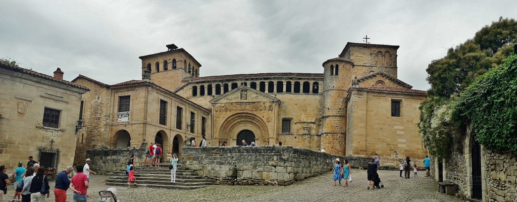 Foto: Colegiata - Santillana del Mar (Cantabria), España
