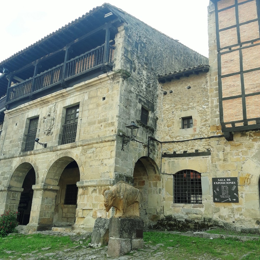 Foto: Centro histórico - Santillana del Mar (Cantabria), España