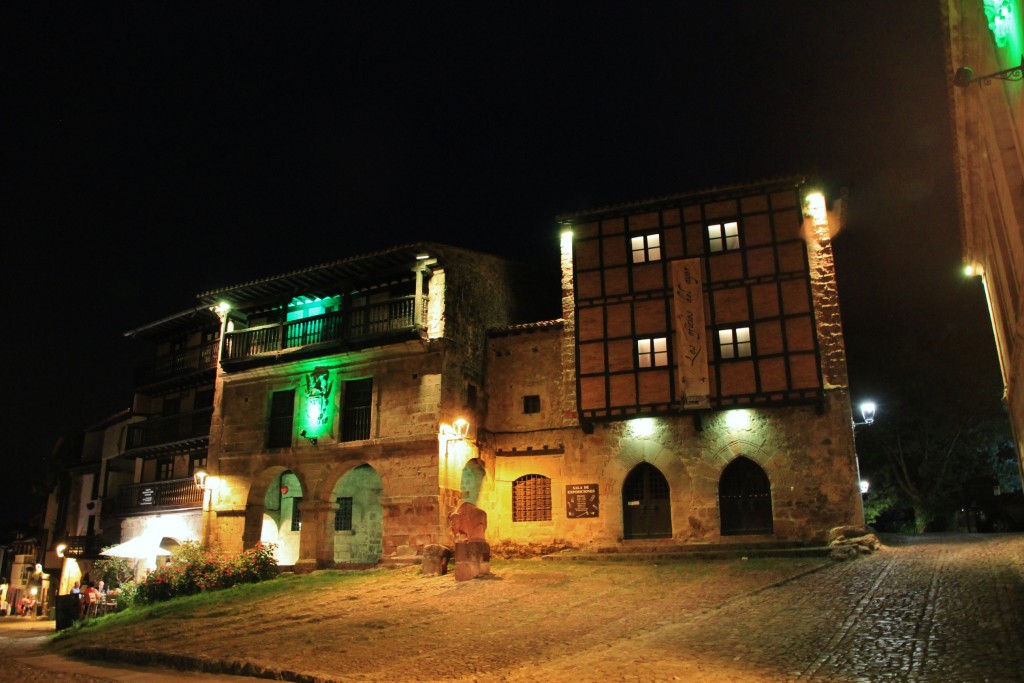 Foto: Centro histórico - Santillana del Mar (Cantabria), España