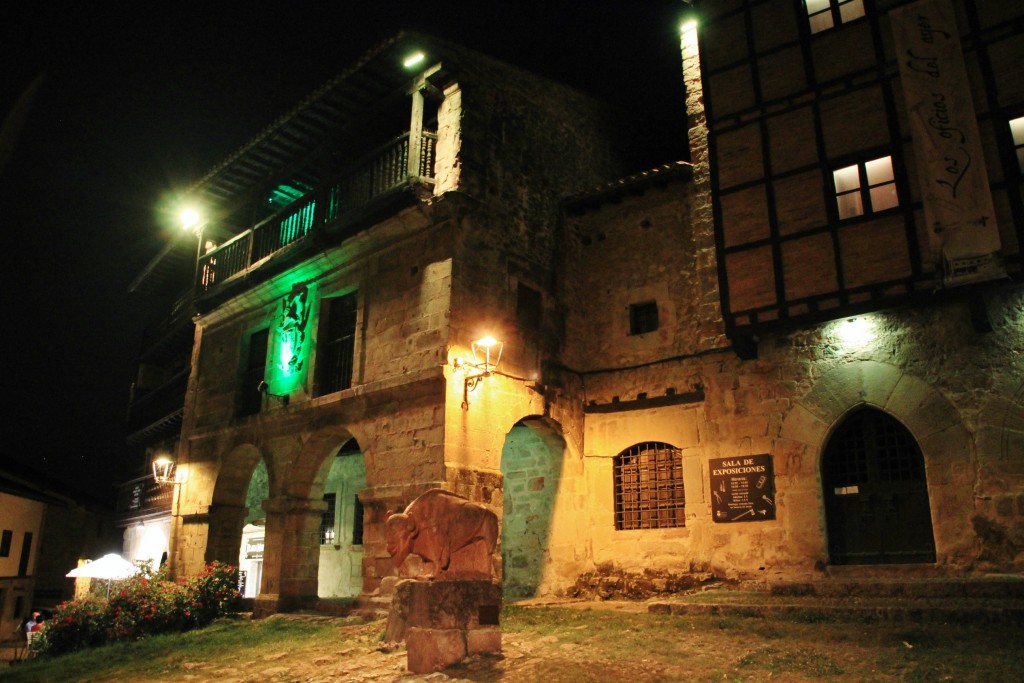 Foto: Centro histórico - Santillana del Mar (Cantabria), España