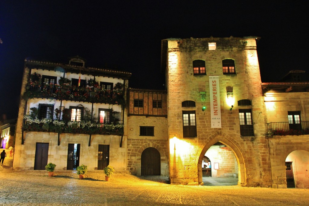 Foto: Centro histórico - Santillana del Mar (Cantabria), España