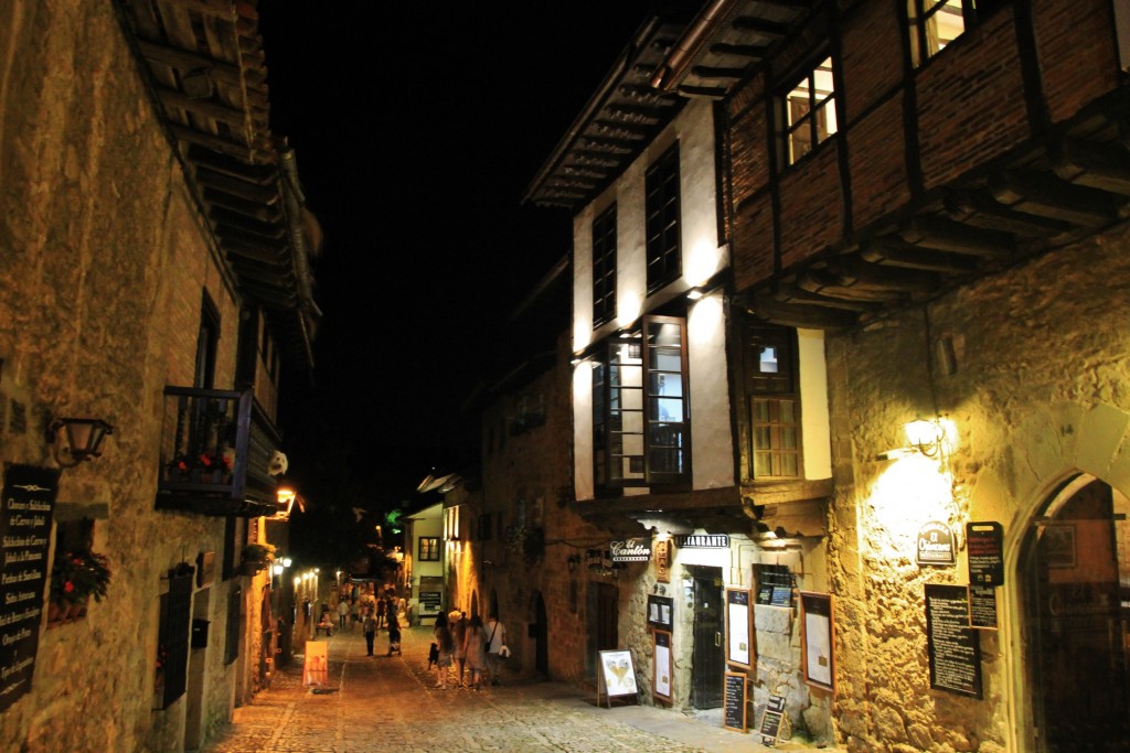 Foto: Centro histórico - Santillana del Mar (Cantabria), España