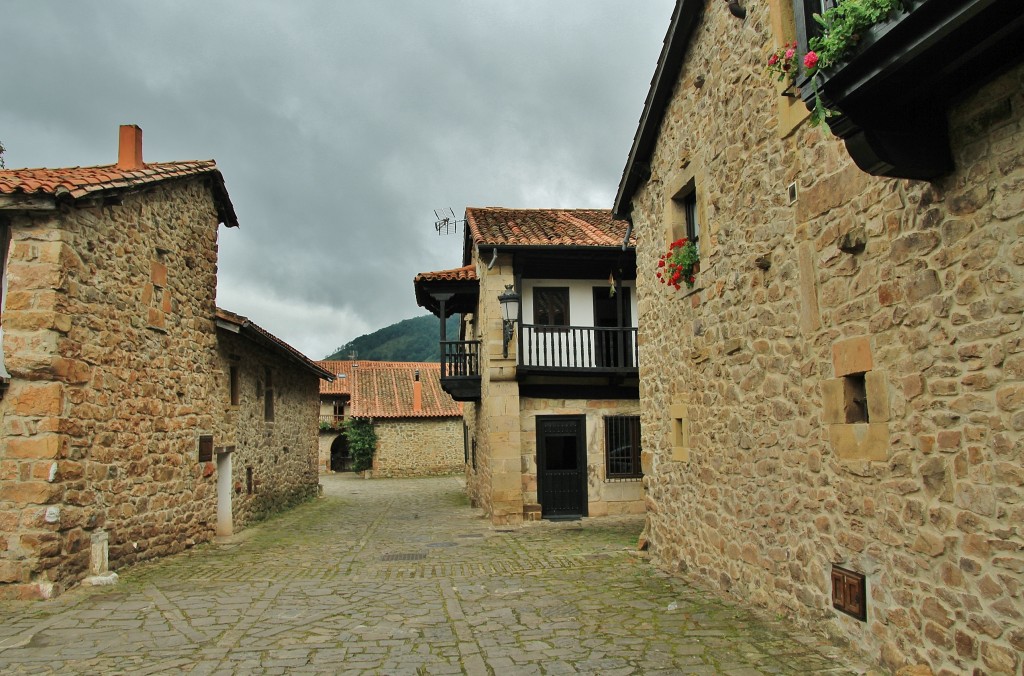 Foto: Centro Histórico - Bárcena Mayor (Cantabria), España