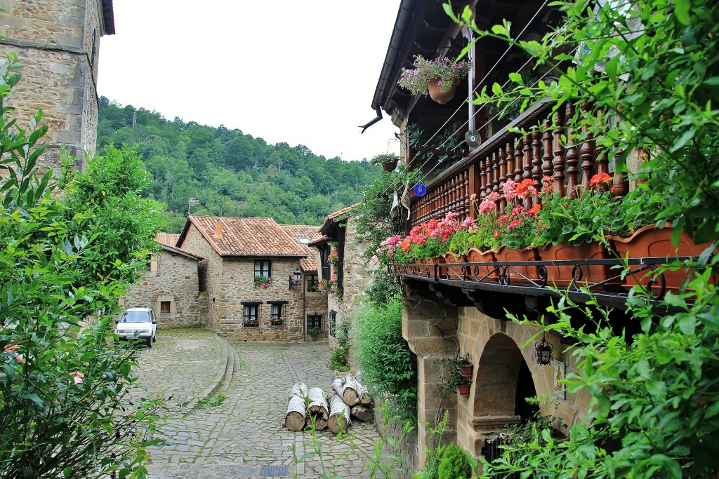 Foto: Centro Histórico - Bárcena Mayor (Cantabria), España