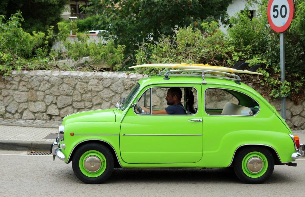 Foto: Un poco de color - Comillas (Cantabria), España