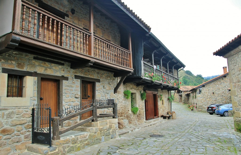 Foto: Centro Histórico - Bárcena Mayor (Cantabria), España
