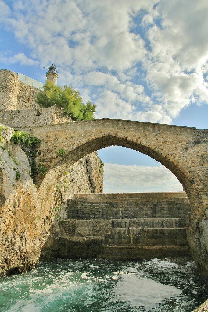 Foto: Puente medieval - Castro Urdiales (Cantabria), España