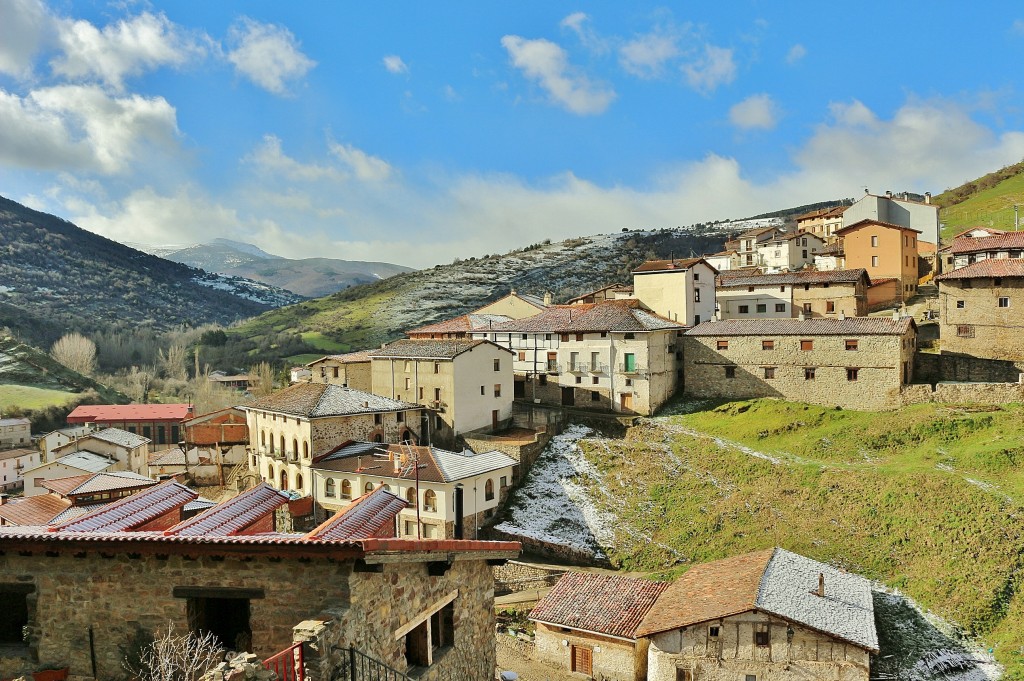 Foto: Vista del pueblo - Villoslada de Cameros (La Rioja), España