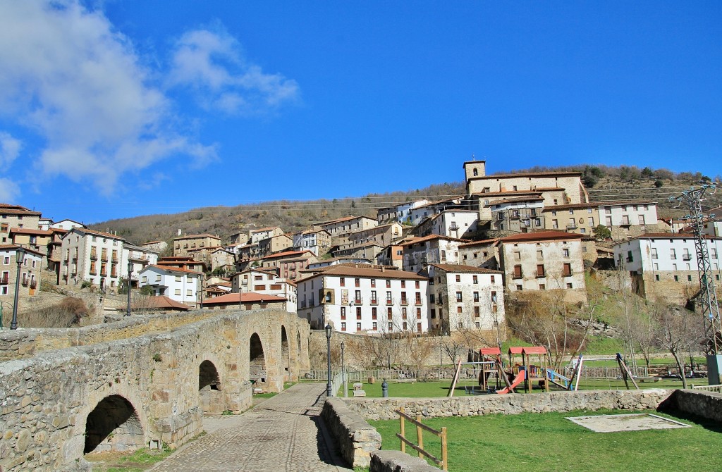 Foto: Vista del pueblo - Villoslada de Cameros (La Rioja), España
