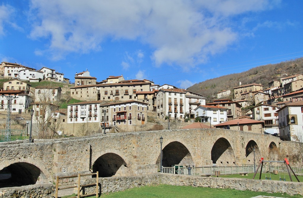 Foto: Vista del pueblo - Villoslada de Cameros (La Rioja), España