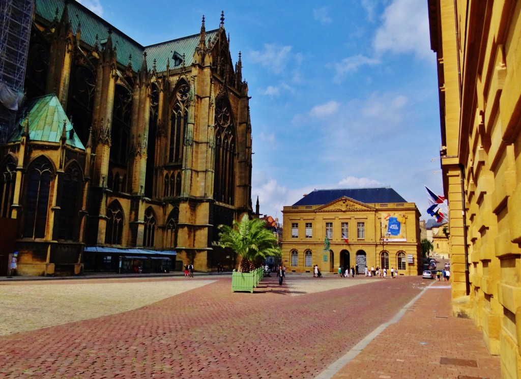 Foto: Place d Armes - Metz (Lorraine), Francia