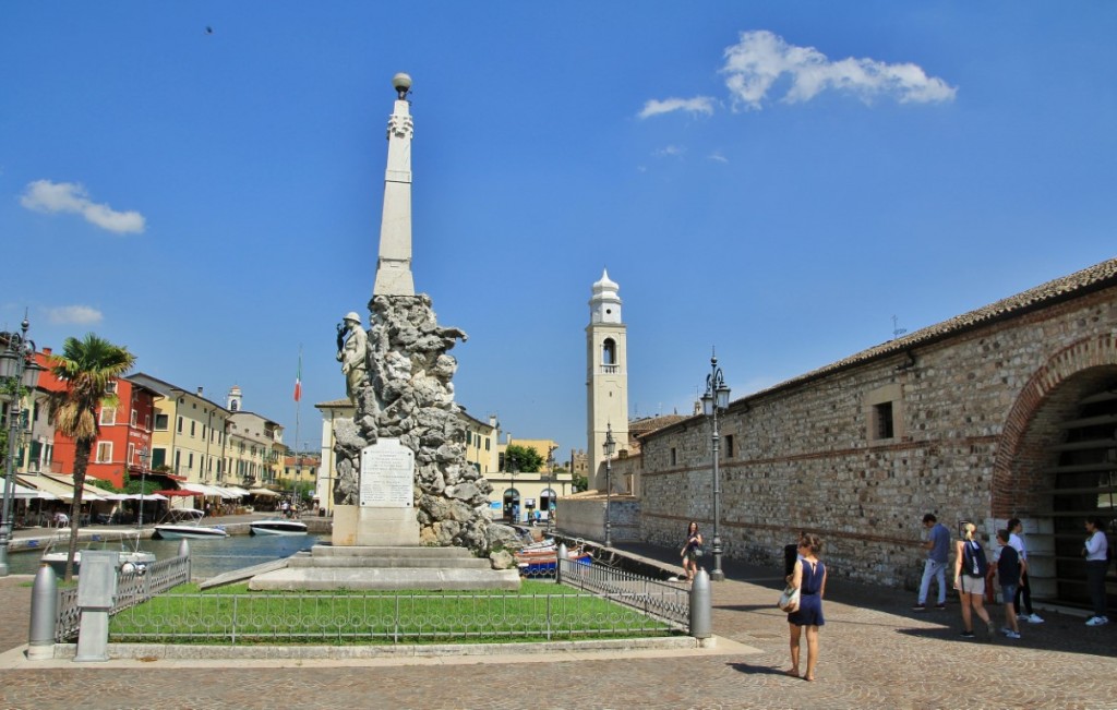 Foto: Centro histórico - Lazise (Veneto), Italia