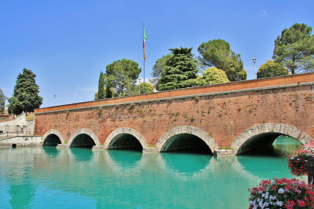 Foto: Centro histórico - Peschiera del Garda (Veneto), Italia