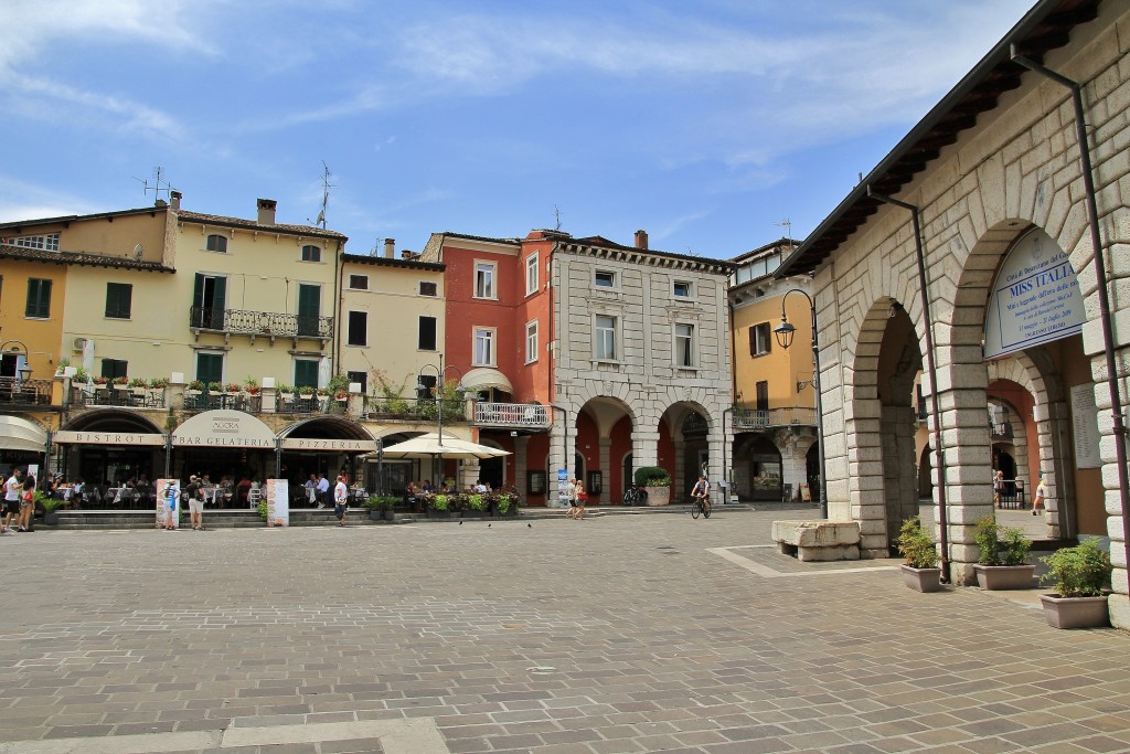 Foto: Centro histórico - Desenzano di Garda (Lombardy), Italia