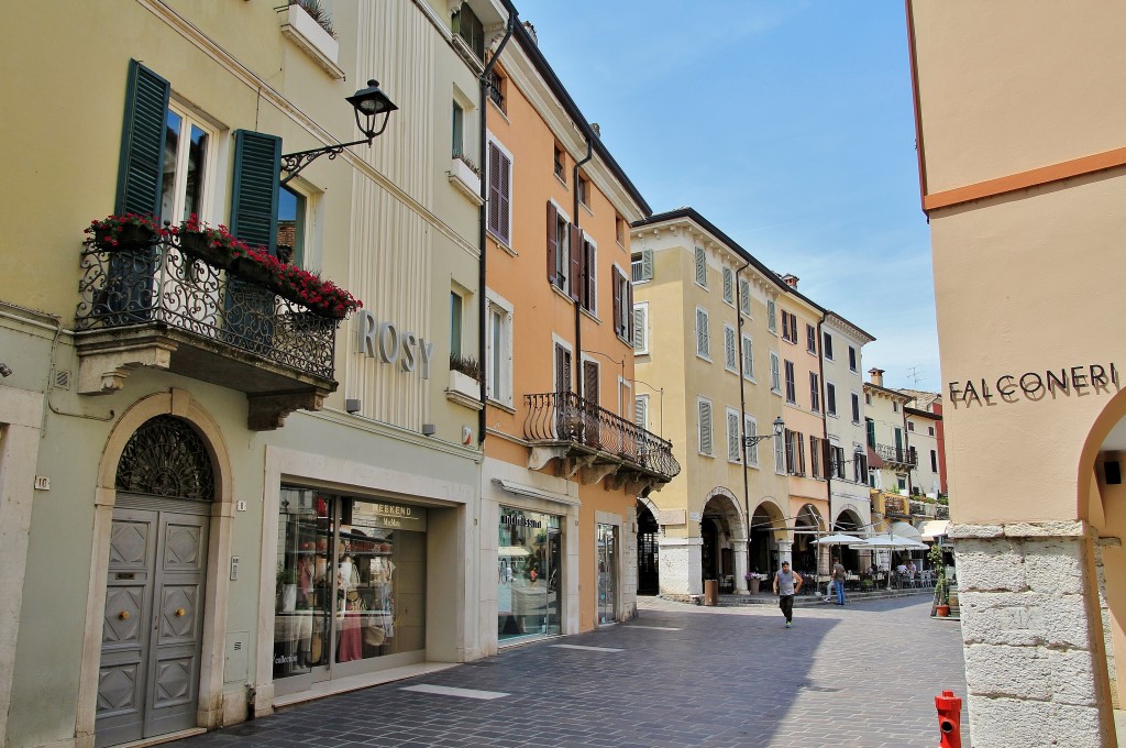 Foto: Centro histórico - Desenzano di Garda (Lombardy), Italia